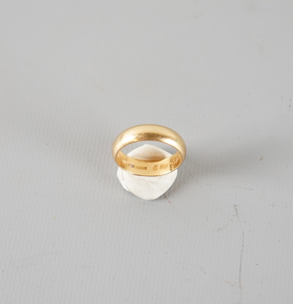 Ring, 18K guld, stl: 21mm.