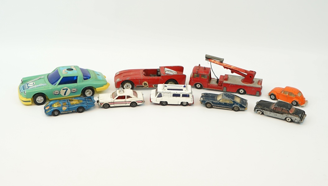 Leksaksbilar, 9 st, metall/plast, bl.a Corgi Toys.