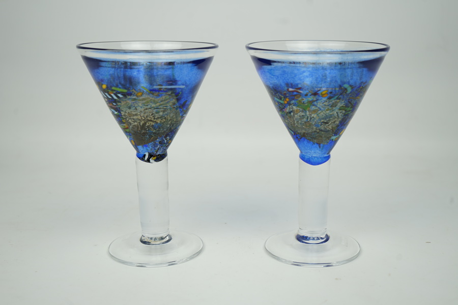 Bertil Vallien, "Satellite", pokaler, 2 st, glas, Kosta Boda, signerade.