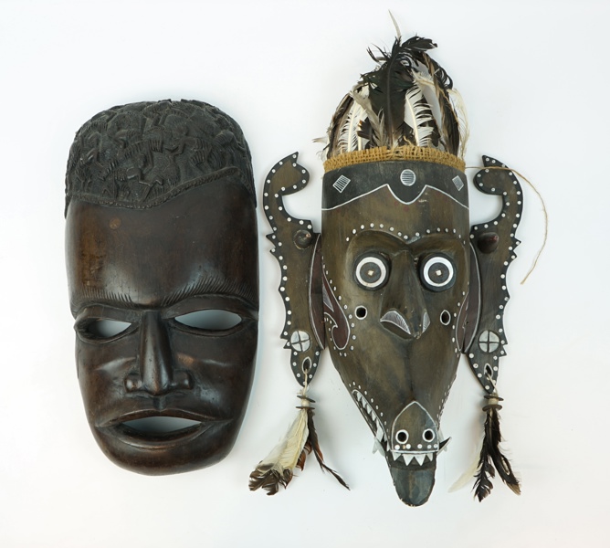 Masker, 2 st, trä, Afrika.