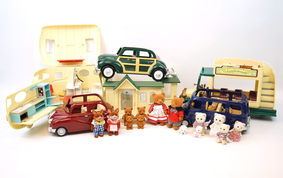 Sylvanian Family, figurer, fordon och hus, 20 delar.