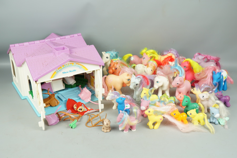 My Little Pony, hästar, stall m.m, ett parti.