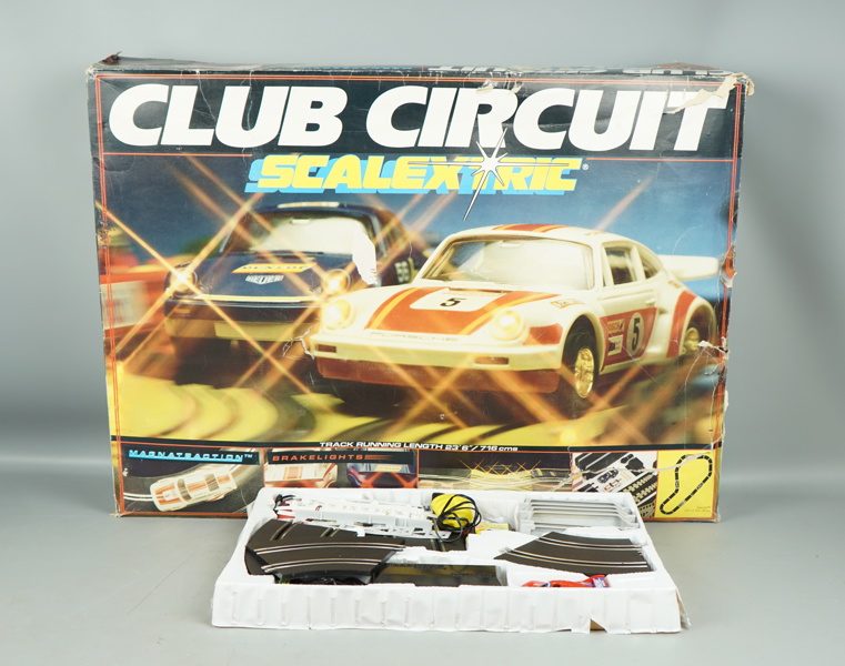 Bilbanor, 2 st, bl.a "Club Circuit", Scalextric.