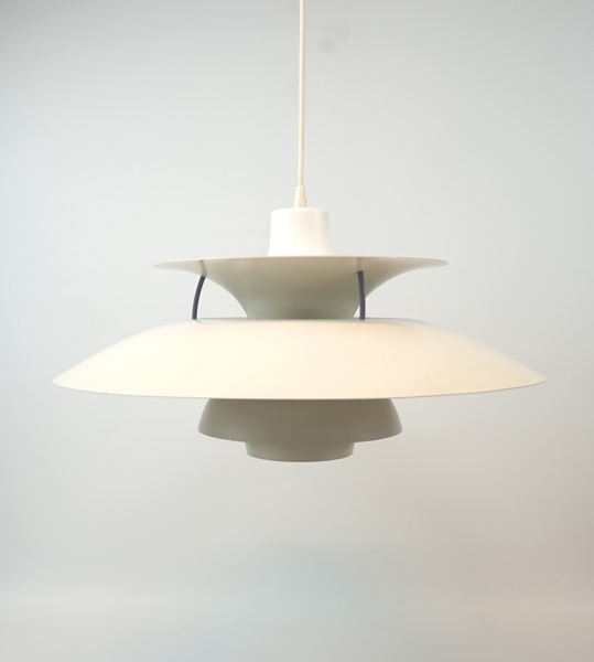 Poul Henningsen, taklampa, metall, ''PH-5'', Louis Poulsen, Danmark.