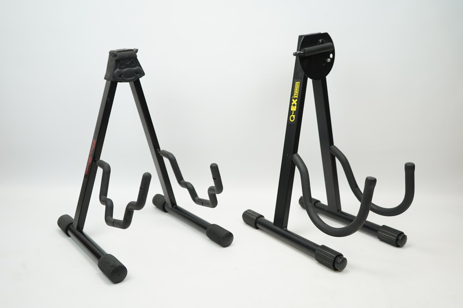 Gitarrställ, 2 st metall, The Bull och Q-EX Stands.