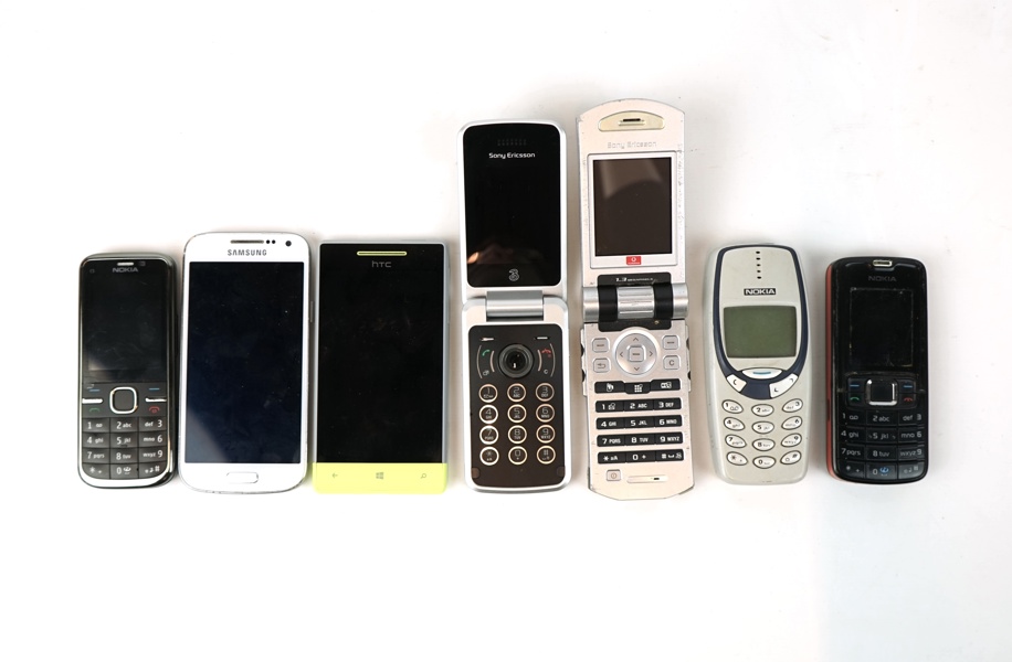 Mobiltelefoner och smartphones, 7 st, bl.a Samsung.