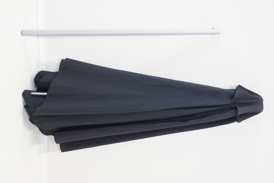 Parasoll, textil/metall.