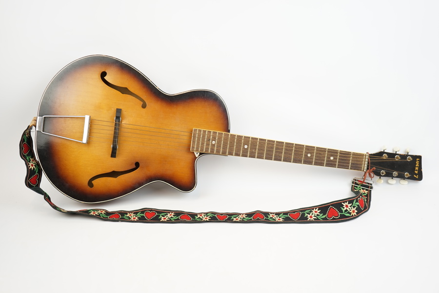 Akustisk gitarr, Lucky 7.