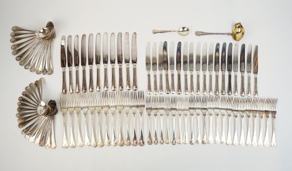Bestickservisdelar, 94 delar, nysilver, ''Gammal fransk''.
