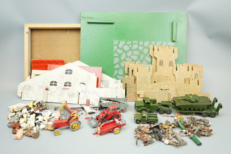 Leksaker, ett parti, bl.a Dinky Toys.