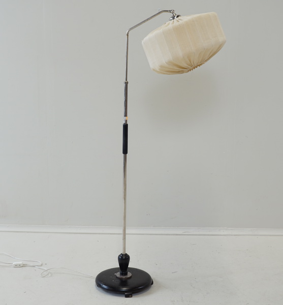 Golvlampa, metall, 1900-talets andra hälft.