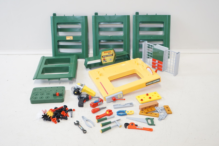 Bosch Mini Work-center, arbetsbänk med tillbehör, barn, plast.