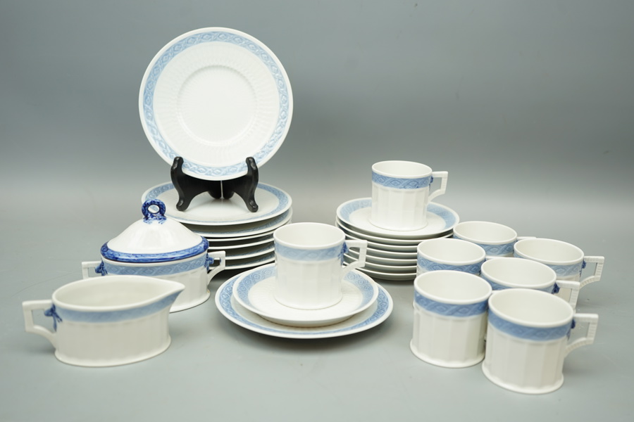 Arnold Krogh, kaffeservis, 18 delar, porslin, "Blå vifte", Royal Copenhagen.