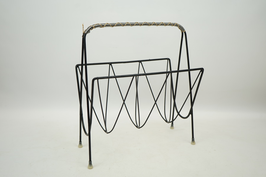 Tidningsställ, metall, stringmodell, 1950/60-tal.