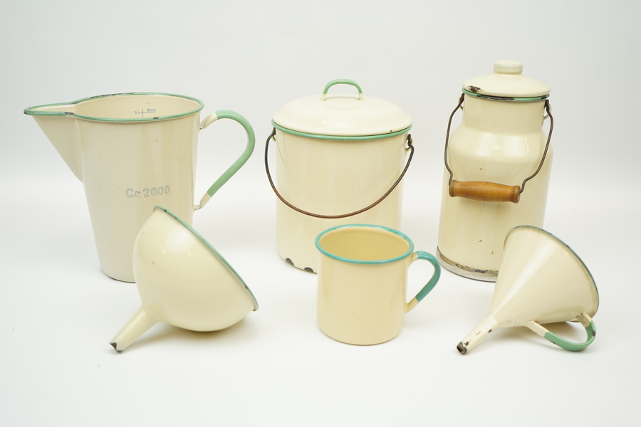 Kanna, mugg m.m, 6 delar, emaljerat, Kockums.