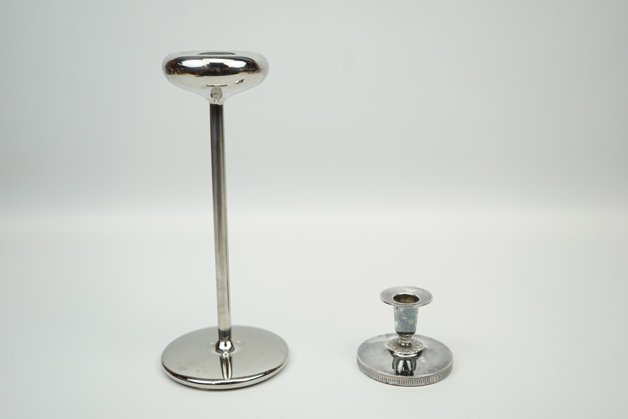 Ljusstakar, 2 st, metall/silver, Helene Tidemann, Orrefors och K&EC, Göteborg, 1989.