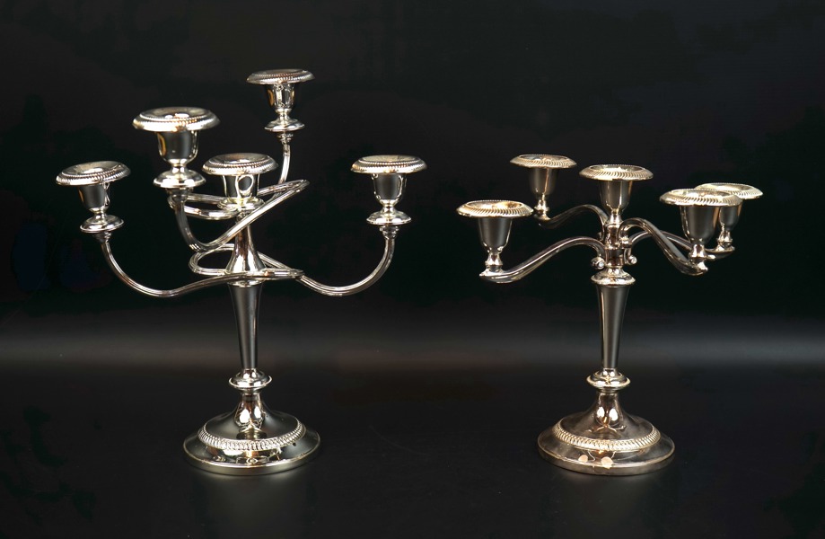Kandelabrar, 2 st, silverpläterade, bl.a England.
