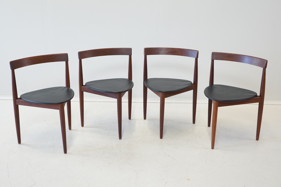 Hans Olsen, "Roundette", stolar, 4 st, teak/konstläder, Frem Røjle, Danmark, 1950/60-tal.