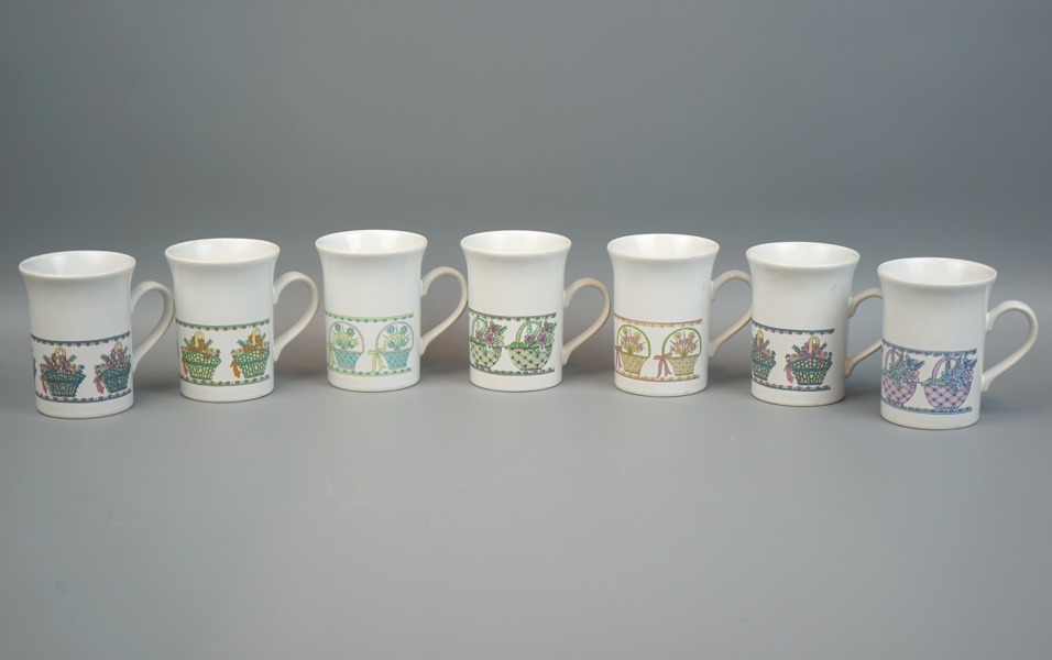 Muggar, 7 st, porslin, Kiln Craft, Staffordshire, England.