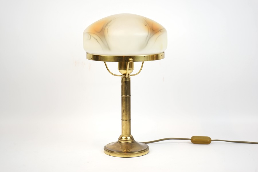 Bordslampa, mässing/glas, Strindbergsmodell, Karlskrona lampfabrik.