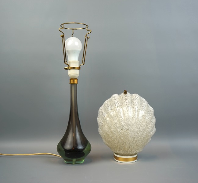 Bordslampa och vägglampa, glas.