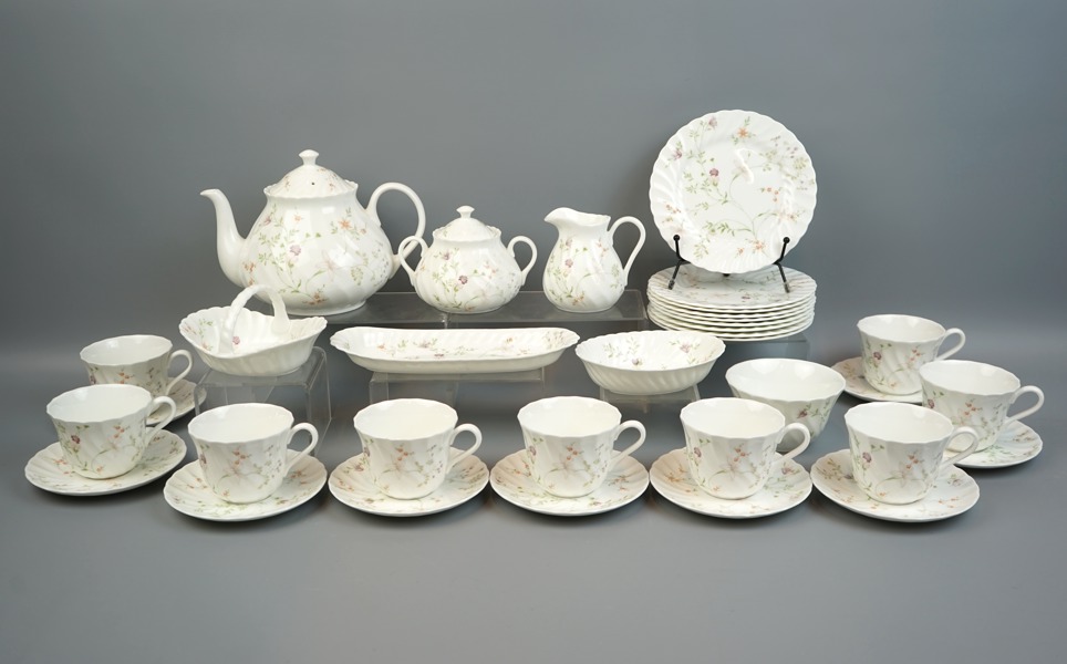 Kaffeservis, 25 delar, benporslin, Wedgewood, England.