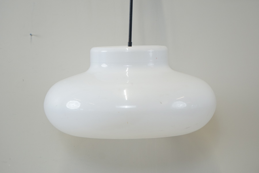 Taklampa, sk Frasselampa, vit plast, Anders Fransson, Fagerhult, 1960/70-tal.