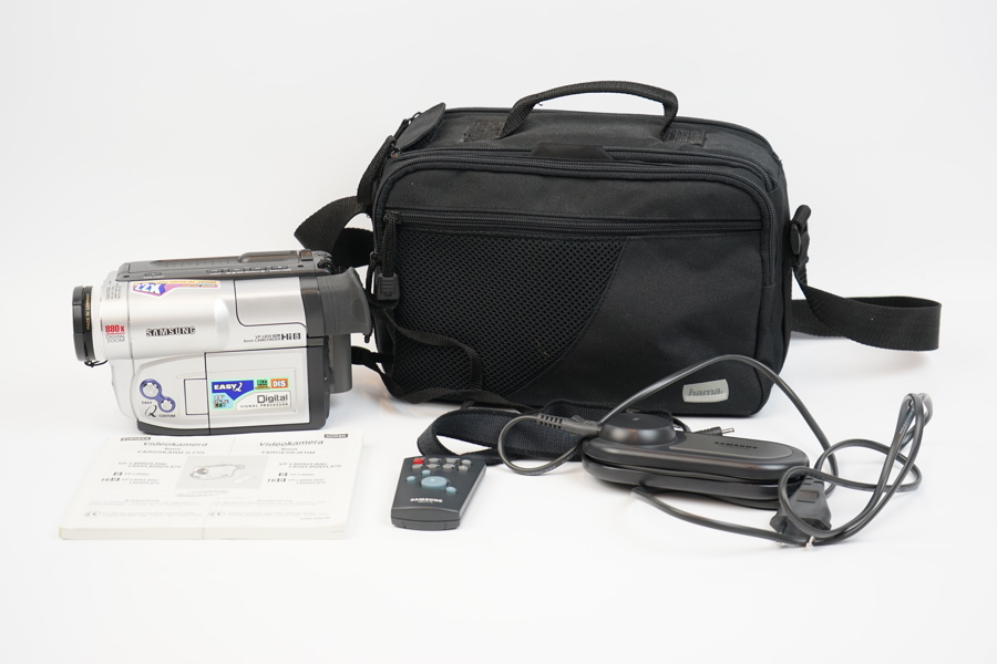 Viideokamera med tillbehör, Samsung VP-L850 8 mm Camcorder .