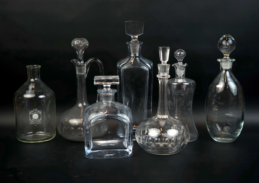 Karaffer, 7 st, glas, bl.a Strömbergshyttan.