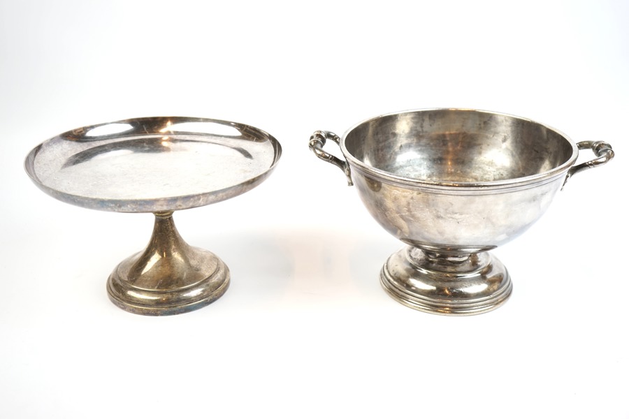 Kakfat på fot och skål, nysilver.