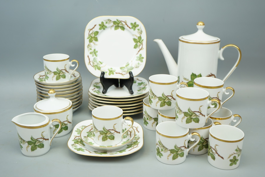 Kaffeservis, 23 delar, porslin, "Vinranka", Hackefors, 1900-talets andra del.