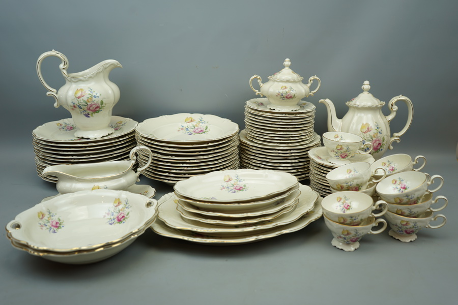 Mat- och kaffeservis, 71 delar, porslin, "Pompadour", Rosenthal.