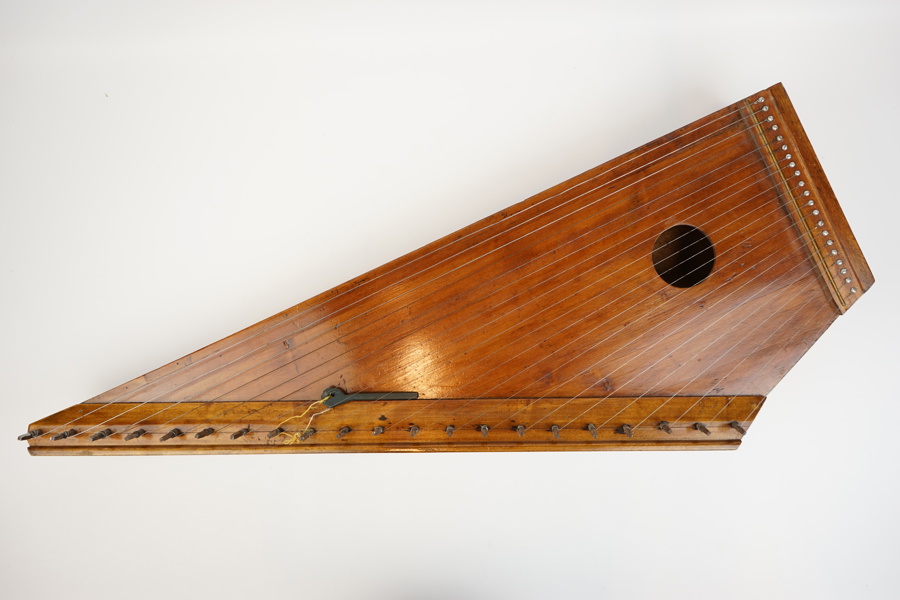 Kantele, trä.