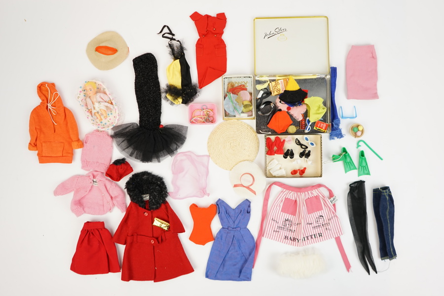 Barbiekläder m.m, ett parti, bl.a Mattel.