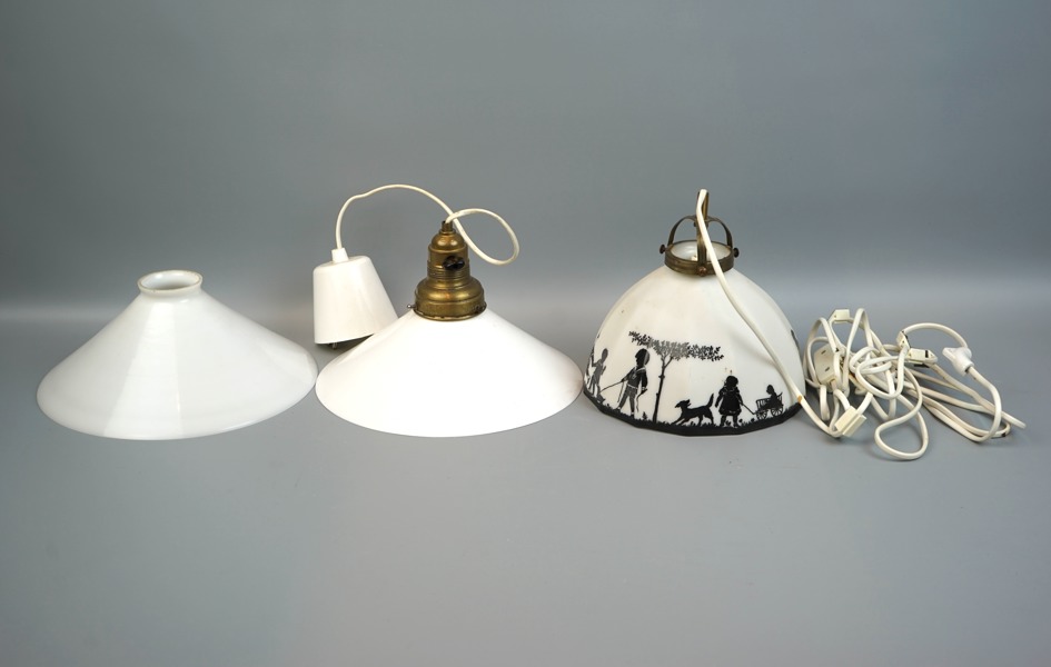 Skomakarlampor samt lampskärm, 3 delar, glas/mässing.