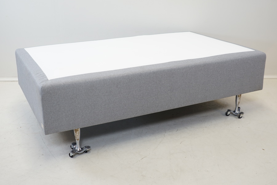 Säng, Høie of Scandinavia, 200x120 cm.