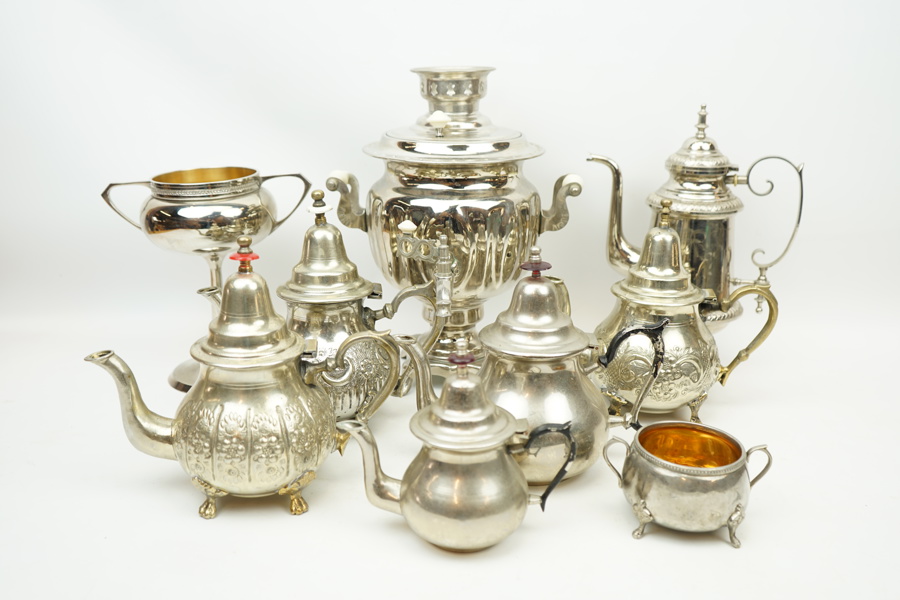 Samovar, kannor m.m, 9 delar, metall.