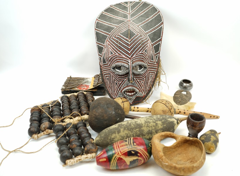 Afrikanska föremål, 15 delar.