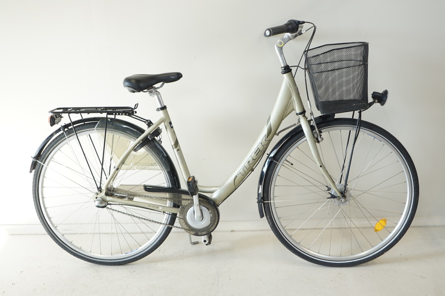 Damcykel, 28 tum, Trek C220, 3 växlar.