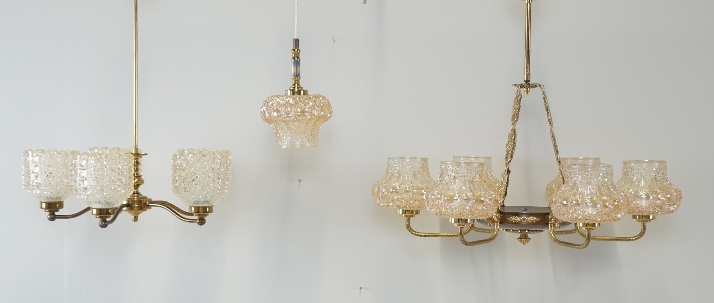 Taklampor med glaskupor, 3 st, mässing/glas, 1900-tal.