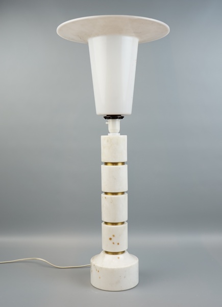 Bordslampa, alabaster/mässing.