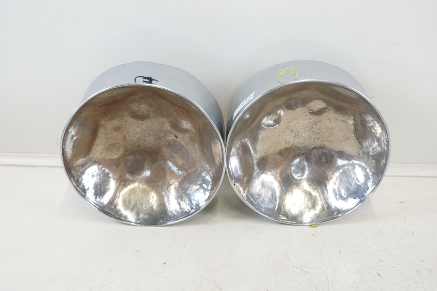 Steelpans/trummor, ett par, metall.