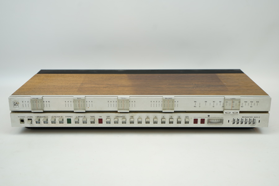 Jacob Jensen, Bang & Olufsen, stereoreceiver, Beomaster 3000-2.