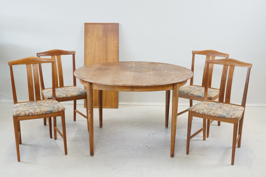 Karl-Erik Ekselius, bord och 4 stolar, teak/textil, 1960-tal.