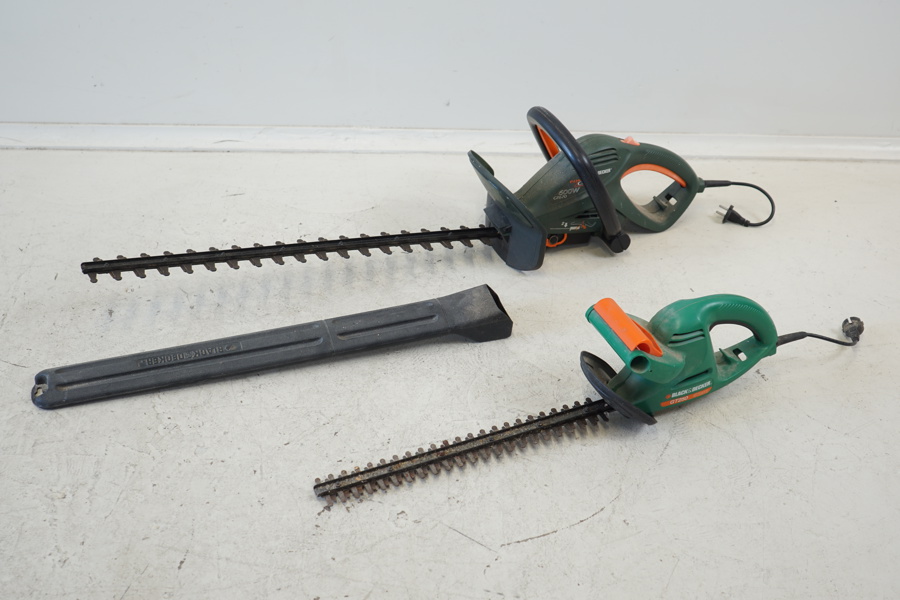 Häcksaxar, 2 st, eldrivna, Black & Decker.
