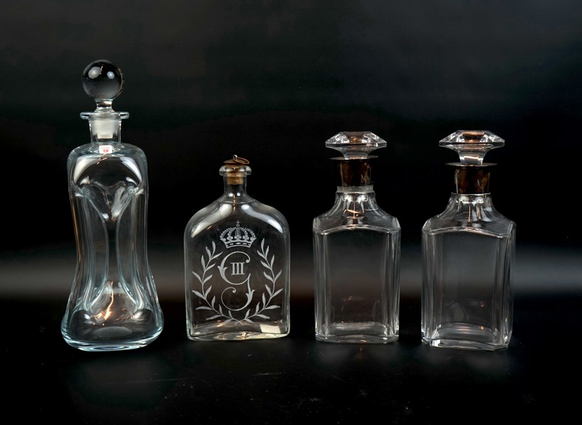 Karaffer, 4 st, glas, bl.a Holmegaard, Danmark.