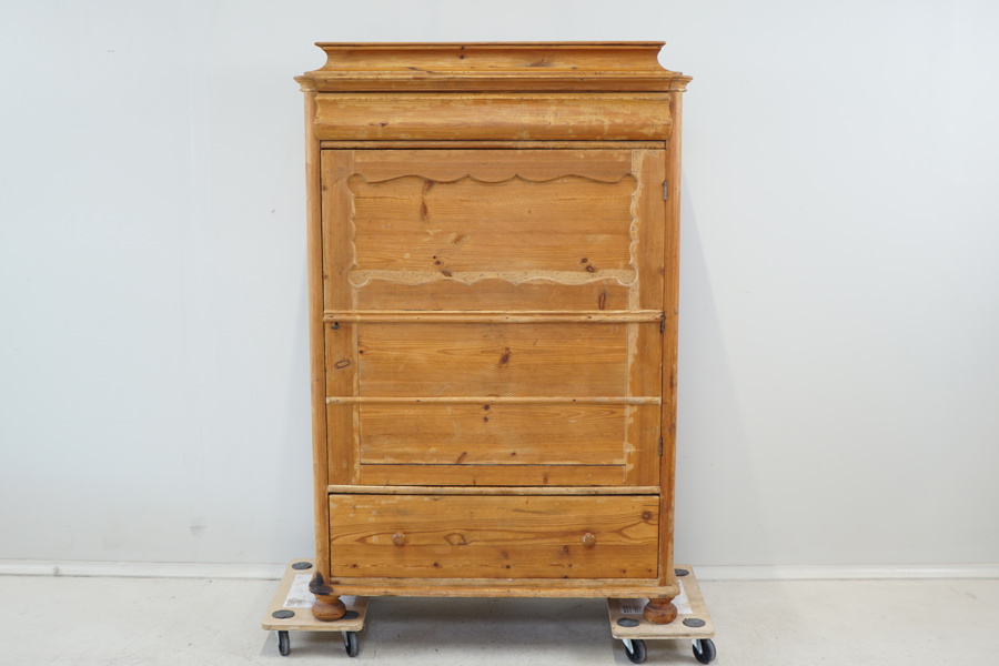 Skåp med låda, avlutad furu, 1800/1900-tal.