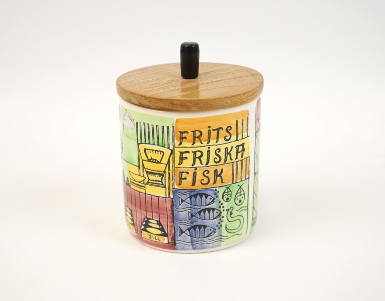 Anita Nylund, burk med lock, flintgods/trä, ''Frits friska fisk'' ur serien ''Vår lilla stad'', Jie Gantofta.