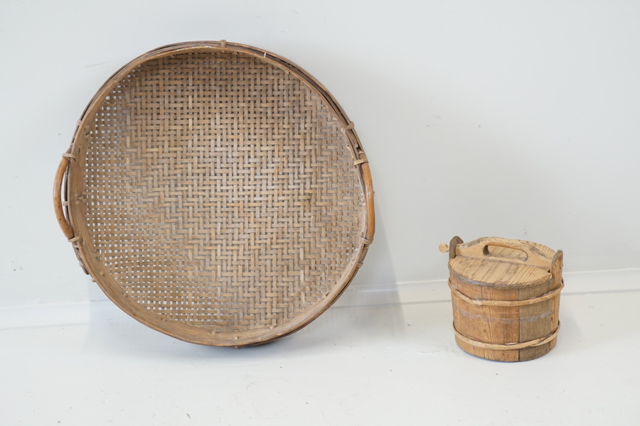 Sikt och laggat kärl, furu, 1800/1900-tal.