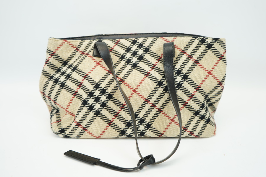 Burberry, handväska, textil.